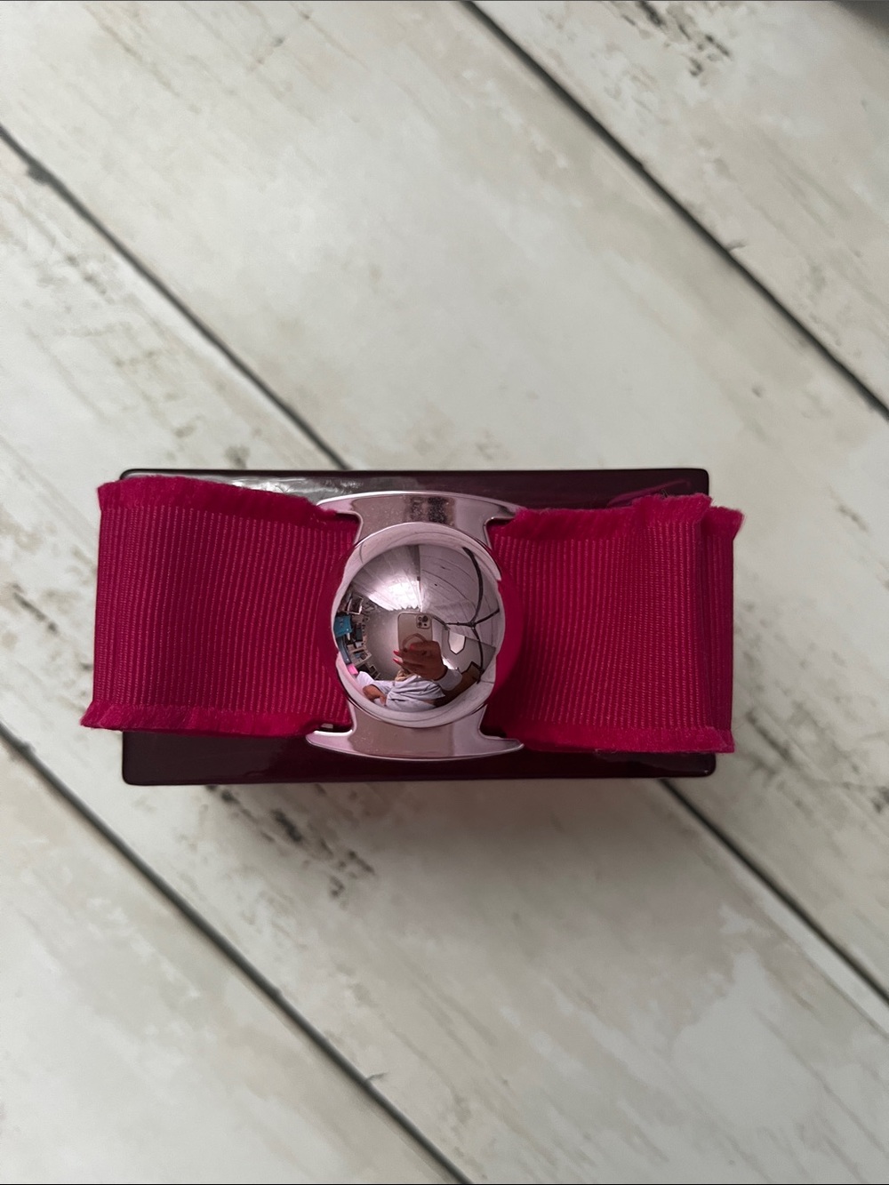 Salvatore Ferragamo Signorina Ribelle - Deep Raspberry Red Glass with Silver Cap - Picture 4 of 5
